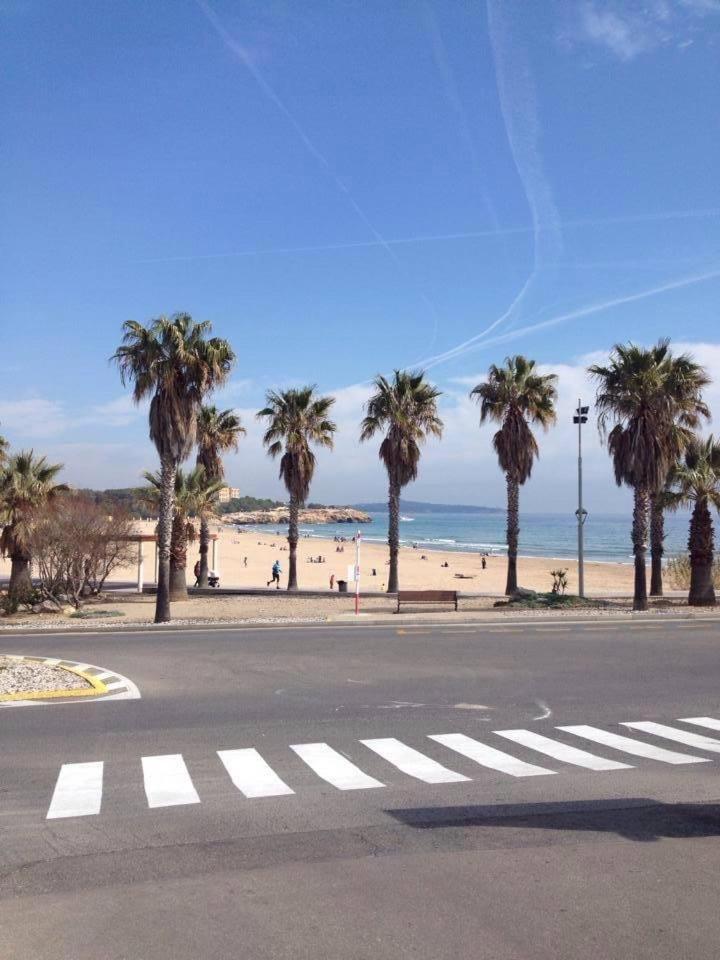 Apartment In Front Of Arrabassada Beach Tarragona Luaran gambar